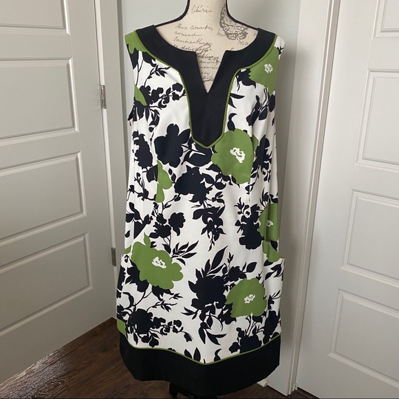 dressbarn Dresses & Skirts - DressBarn sheath dress 18 + POCKETS